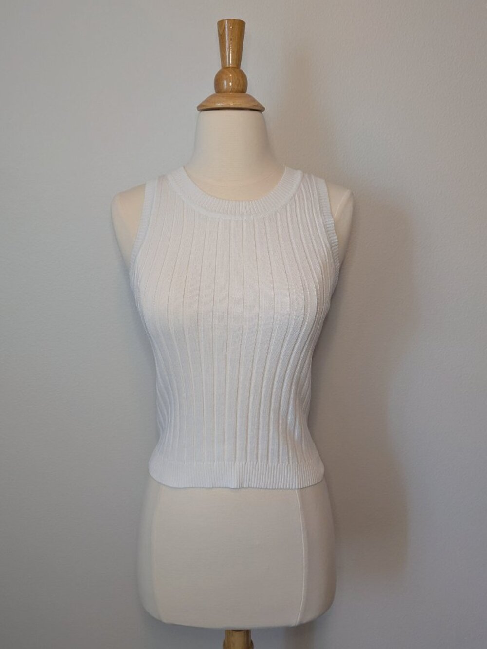 Double Zero Sleeveless Ribbed Sweater